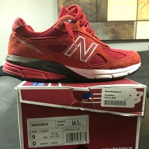 New Balance 990 V4